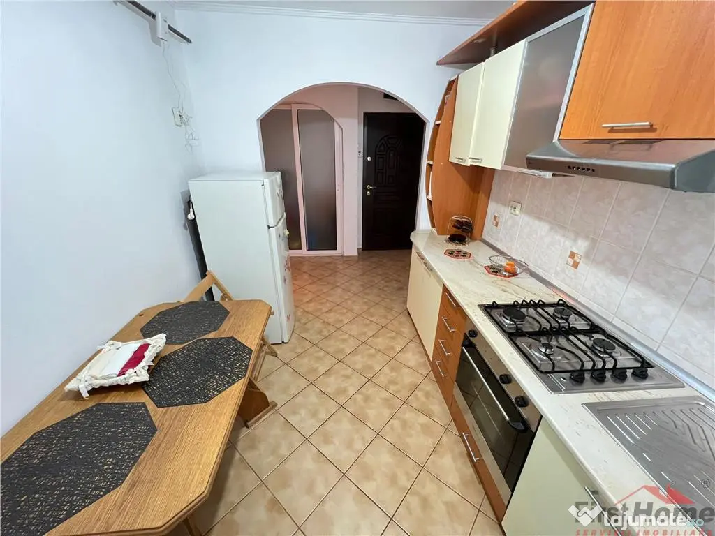 Apartament 2 camere, etaj 1, B-dul Bucuresti mobilat si util 