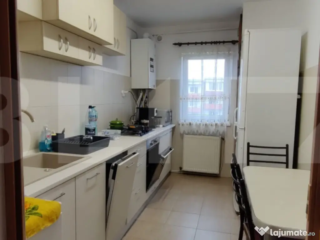 Apartament 4 camere, 80 mp, decomandat, etaj intermediar, Ma