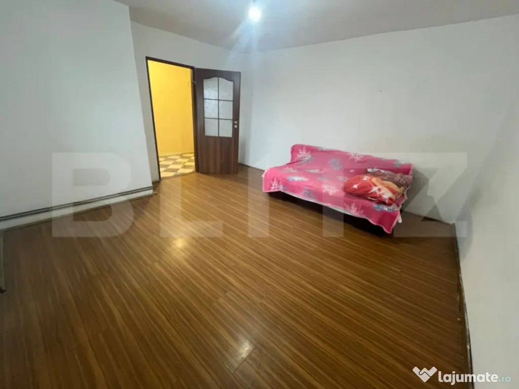 Apartament 3 camere, 70 mp, zona Micro 6 