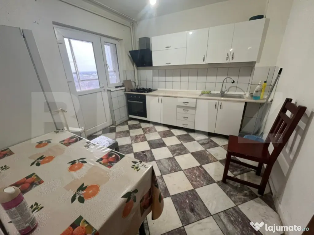 Apartament 3 camere, 70 mp, zona Micro 6 