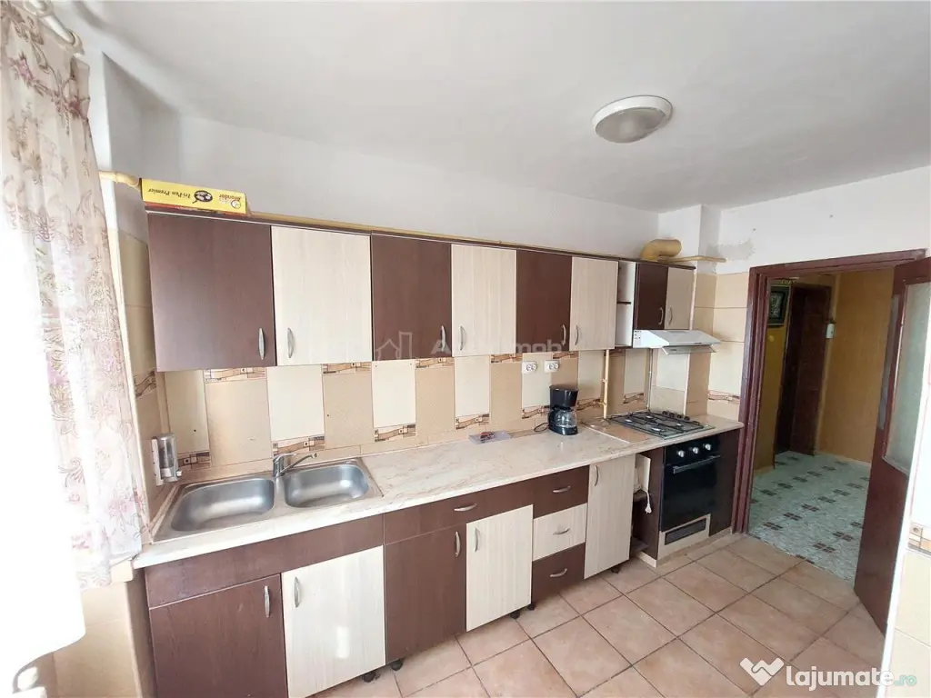 POSIBILITATE RATE, 3 CAMERE, decomandat, 77 mp, boxa, Micro 