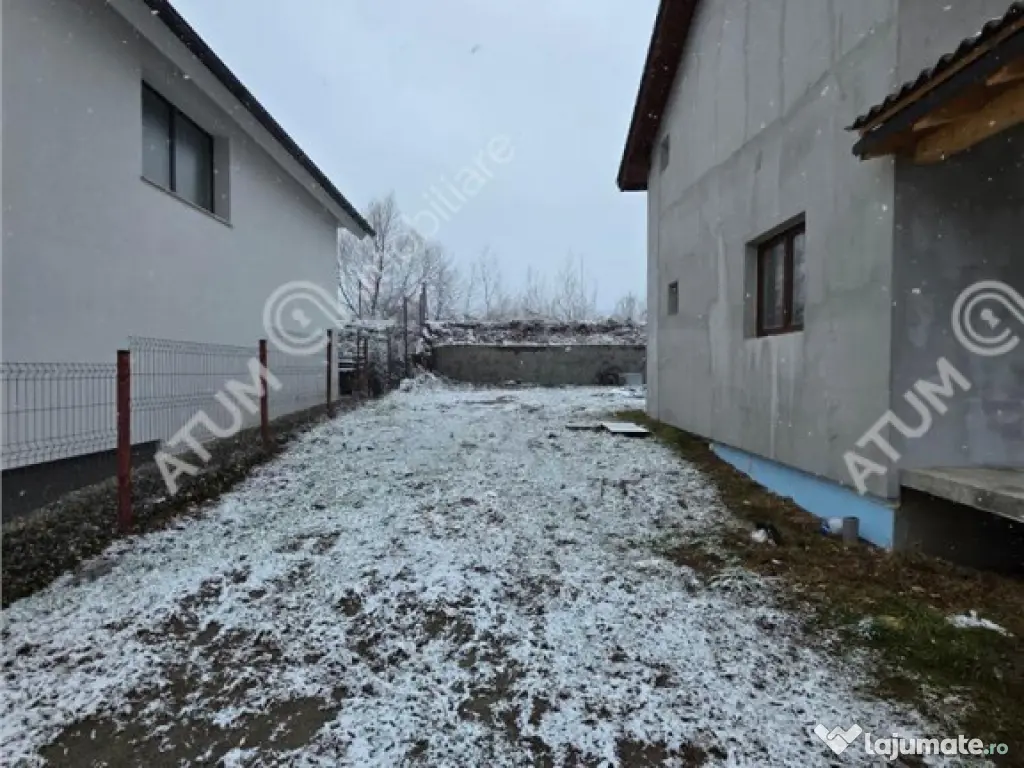 Casa cu 5 camere decomandate pe teren de 390 mp in Cisnadie 