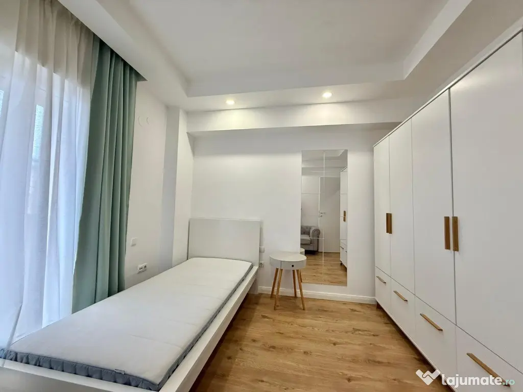 COSMOPOLIS - Aparatament 3 camere mobilat si utilat, vedere piscina 