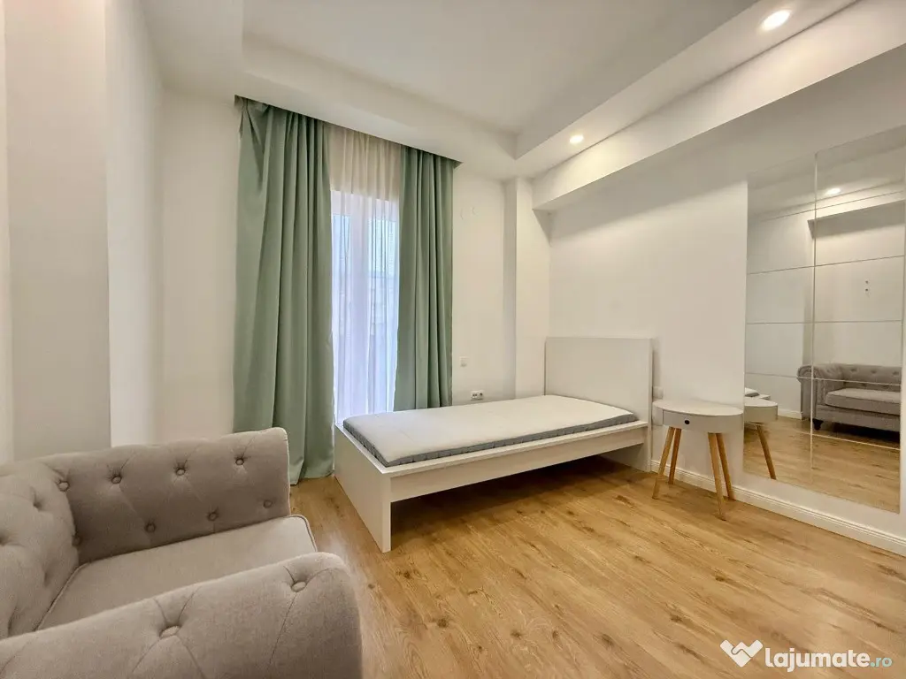 COSMOPOLIS - Aparatament 3 camere mobilat si utilat, vedere piscina 