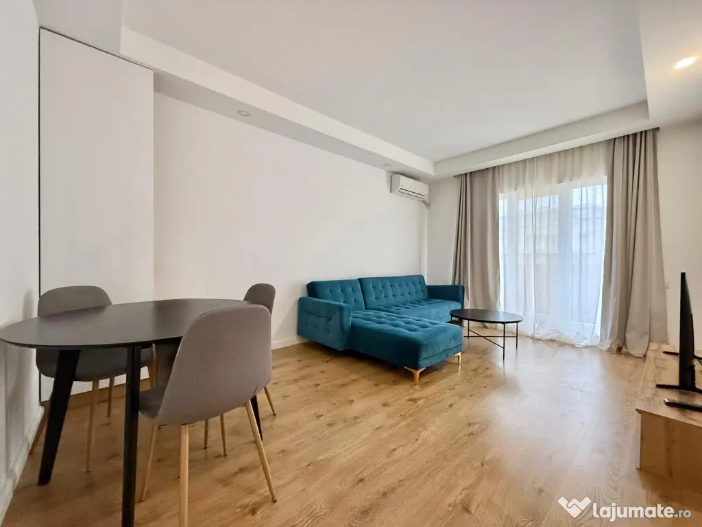 COSMOPOLIS - Aparatament 3 camere mobilat si utilat, vedere piscina 