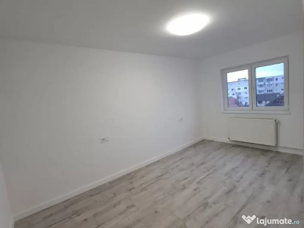 Apartament 2 camere, decomandat - zona Bartolomeu 