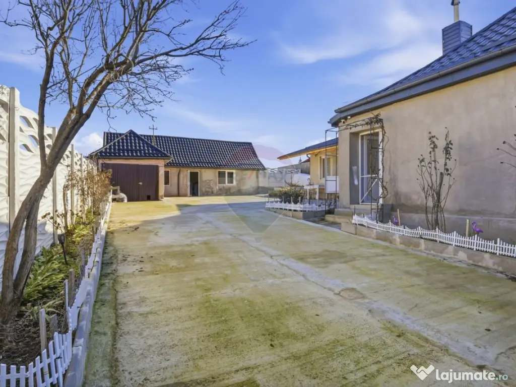 Casă renovată cu teren generos în Satu Mare,Secusigiu 