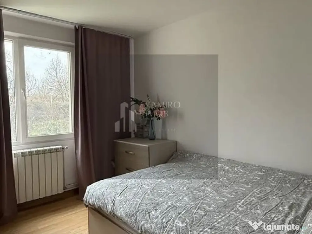 Apartament 3 camere decomandat 1 Decembrie 1918 