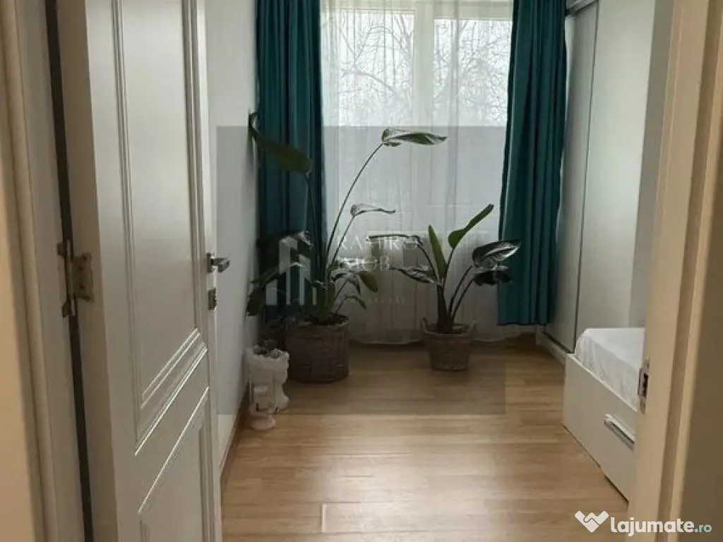 Apartament 3 camere decomandat 1 Decembrie 1918 