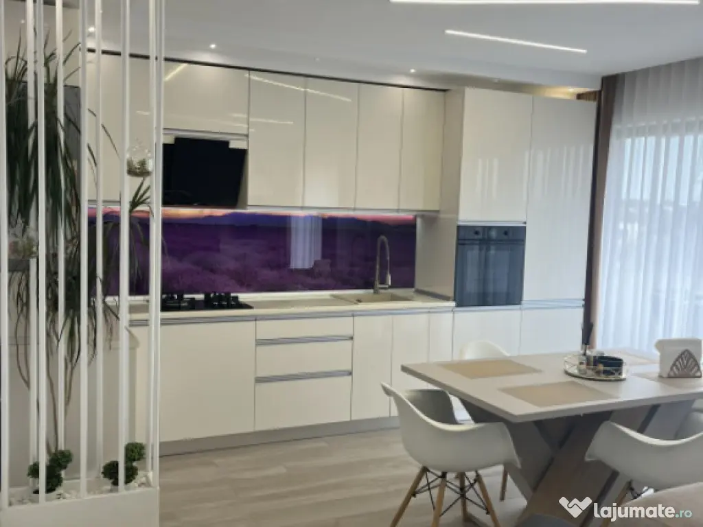 Apartament 3 camere, 82 mp utili, zona Albert