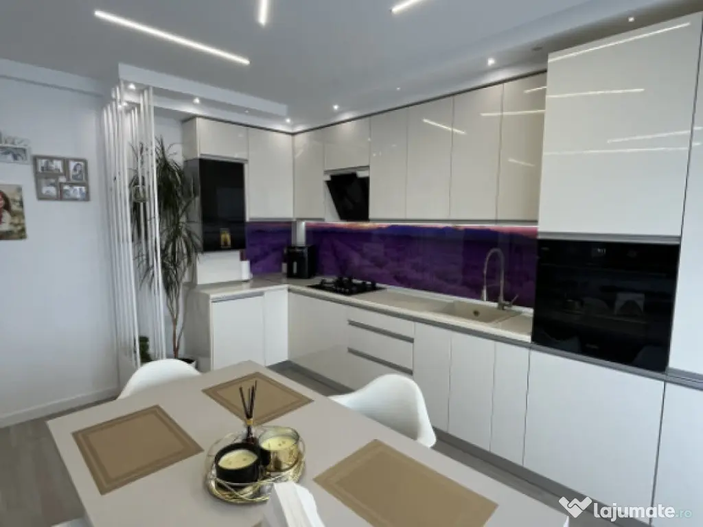 Apartament 3 camere, 82 mp utili, zona Albert