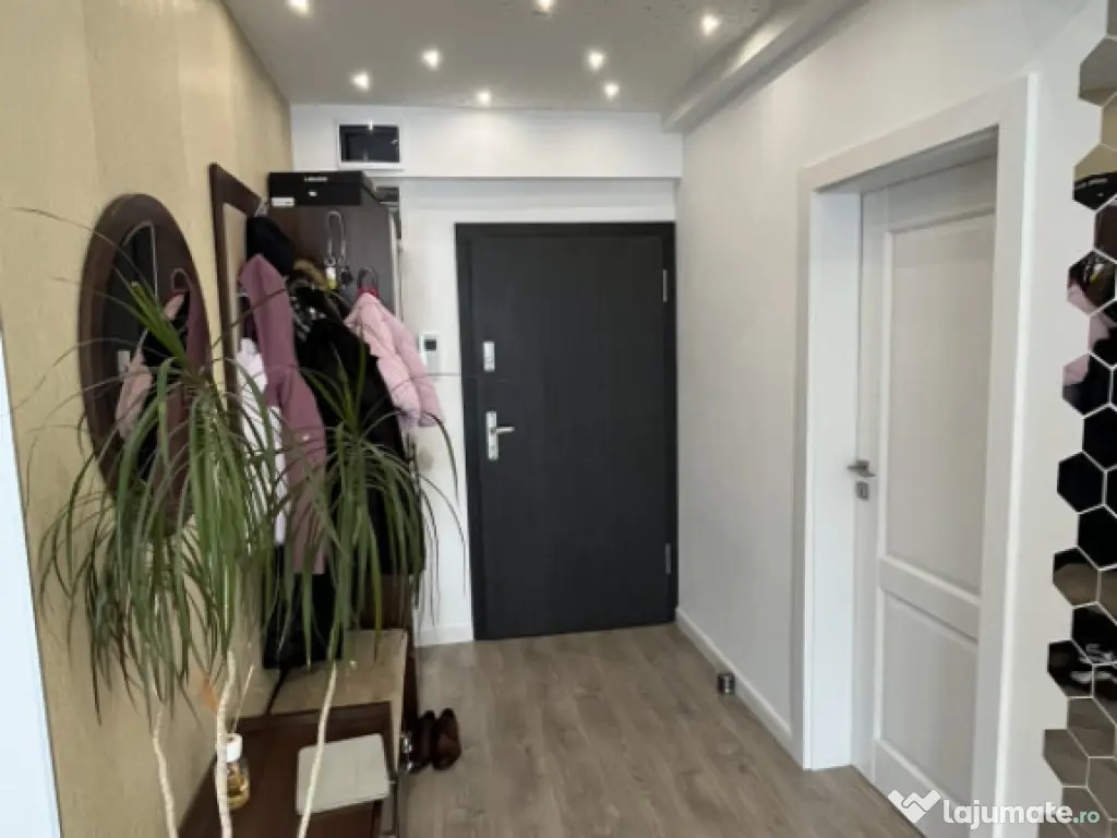 Apartament 3 camere, 82 mp utili, zona Albert