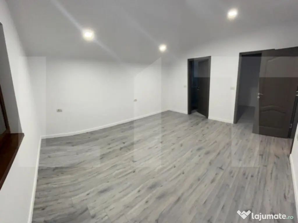 Casă Noua cu etaj, 5cam , 3bai, Terasa de 30mp, încălzire 