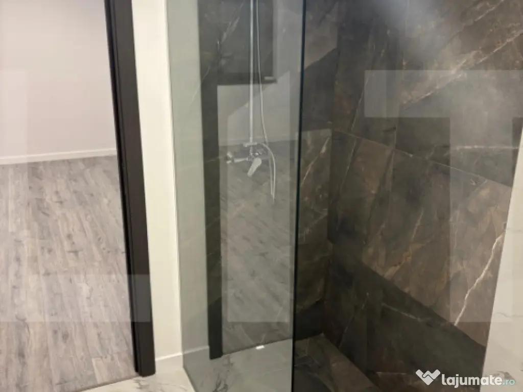 Casă Noua cu etaj, 5cam , 3bai, Terasa de 30mp, încălzire 