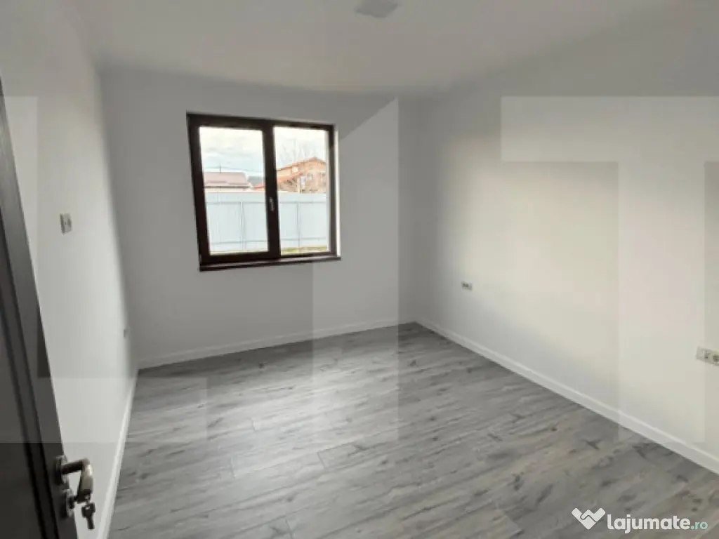 Casă Noua cu etaj, 5cam , 3bai, Terasa de 30mp, încălzire 