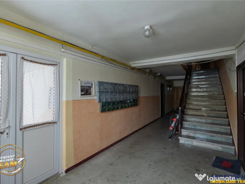 Apartament 2 camere,improspatat, decomandat,balcon,pivnita,T 