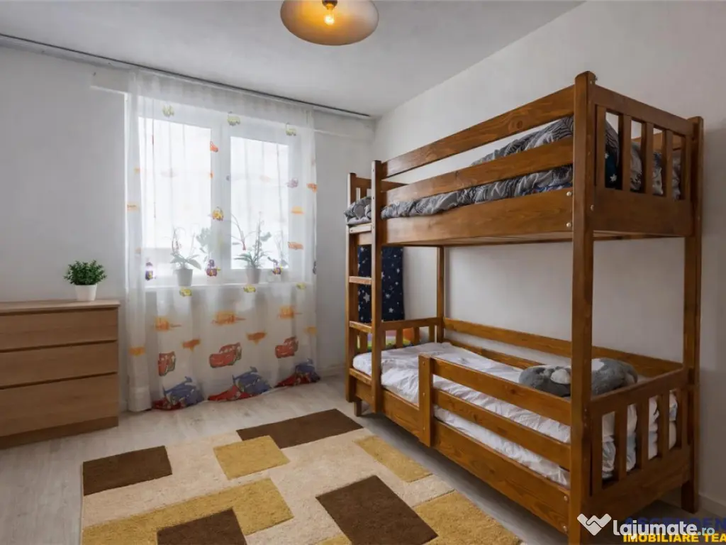 Apartament 2 camere,improspatat, decomandat,balcon,pivnita,T 