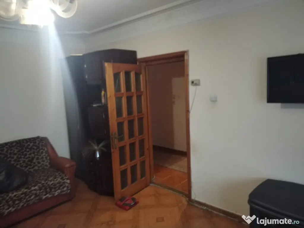 - Apartament 1 camera decomandat, ansamblul Dorobantilor. 