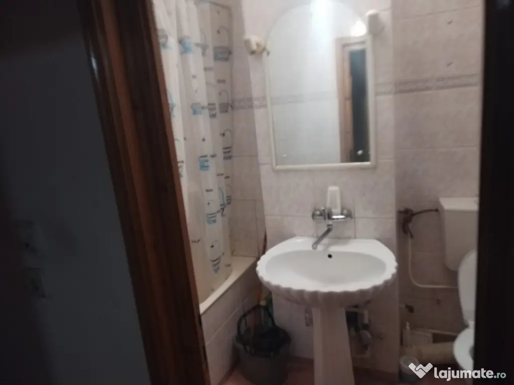 - Apartament 1 camera decomandat, ansamblul Dorobantilor. 