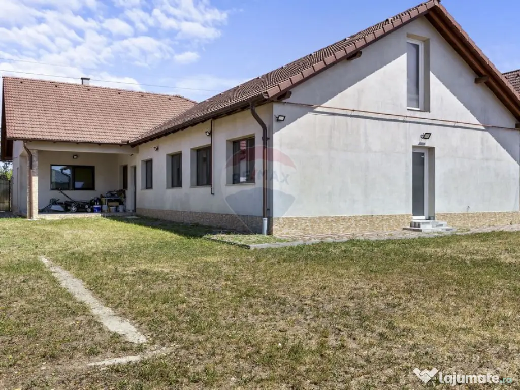 Casă noua 246 mpc cu teren 1363 mp de vânzare Sannicola... 