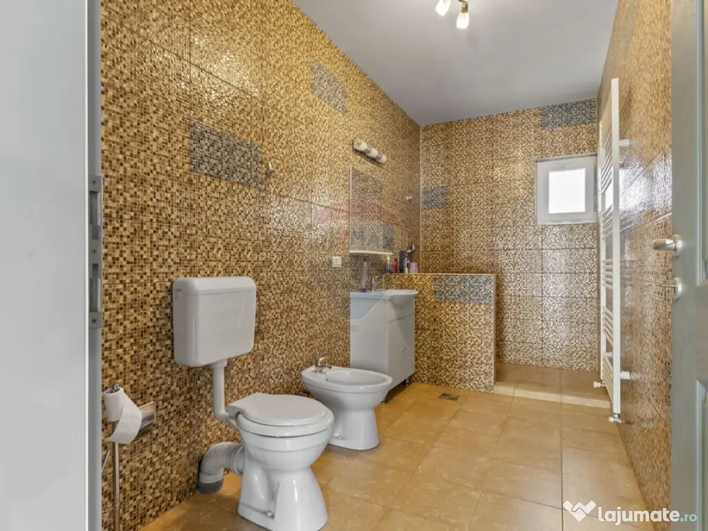 Casă noua 246 mpc cu teren 1363 mp de vânzare Sannicola... 