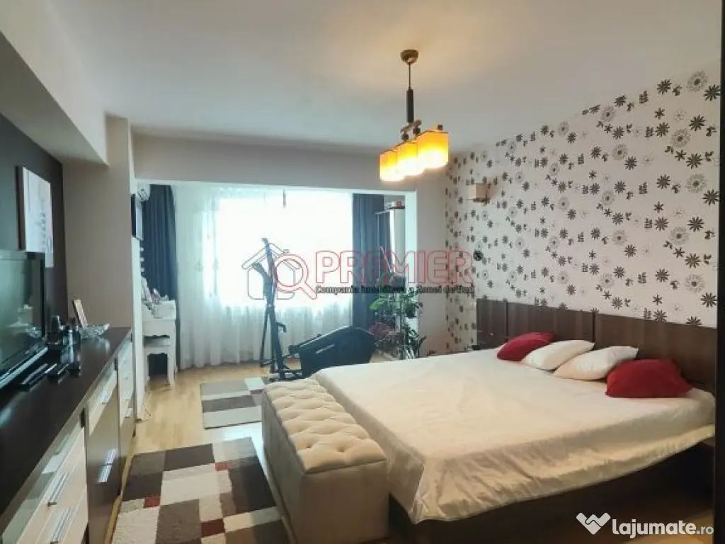 EROII REVOLUTIEI - Metrou - 3 camere 