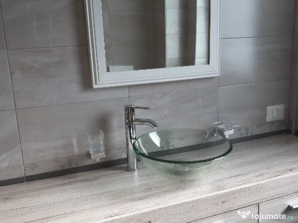 Inchiriez apartament 2 camere langa Grand Hotel Italia (Buna Ziua) 