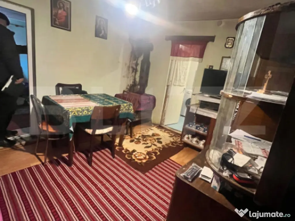 Teren 908 mp cu 2 case, zona Kaufland Sud