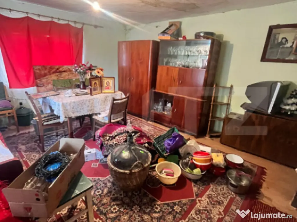 Teren 908 mp cu 2 case, zona Kaufland Sud