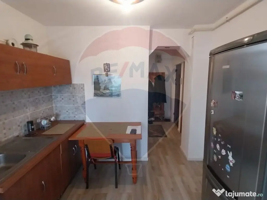 Apartament cu 3 camere decomandate în Lapus-Decebal 