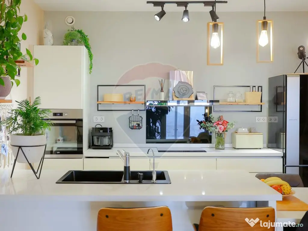 Apartament cu terasă și panoramă de vânzare, zona Hil... 