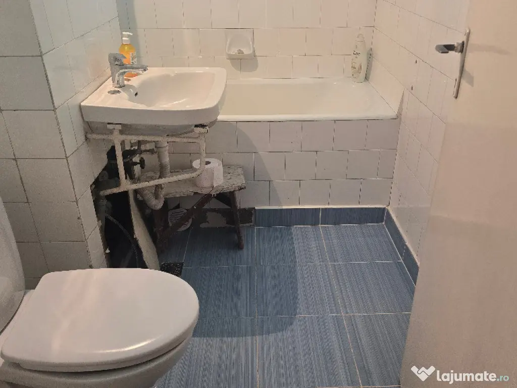 Vand apartament cu 2 camere in Deva, zona Piata Centrala, etaj 3 