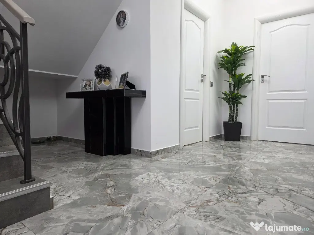 Casă P+1 de vânzare Mangalia 