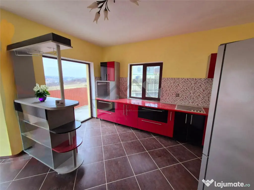 Casa de individuala cu garaj in Bucium