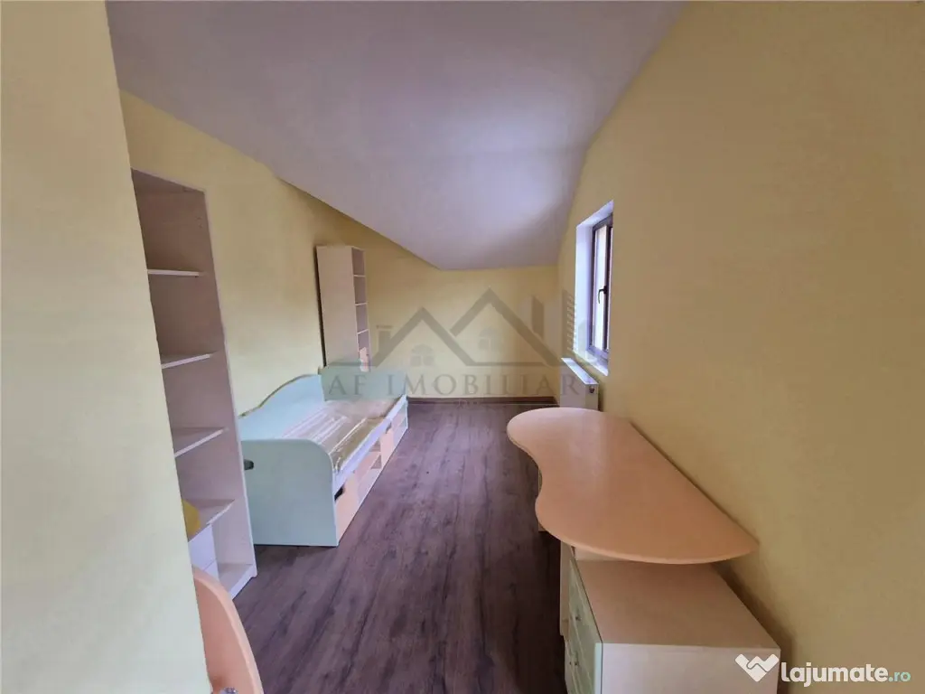 Casa de individuala cu garaj in Bucium