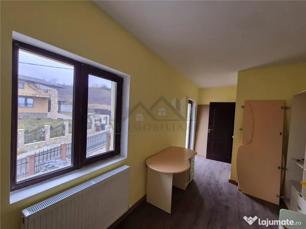 Casa de individuala cu garaj in Bucium