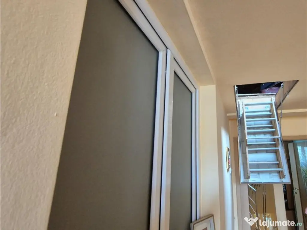 Casa 4 camere spatiu comercial 55 mp, zona centrala 