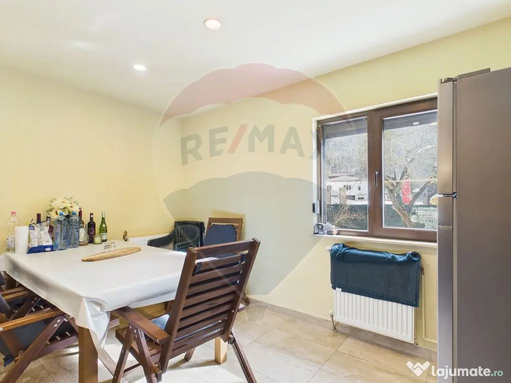 Vilă cu Hammam, garaj și sistem fotovoltaic – Sinaia,... 