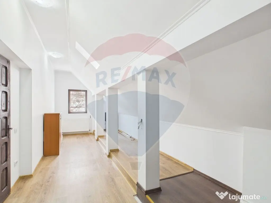 Vilă cu Hammam, garaj și sistem fotovoltaic – Sinaia,... 