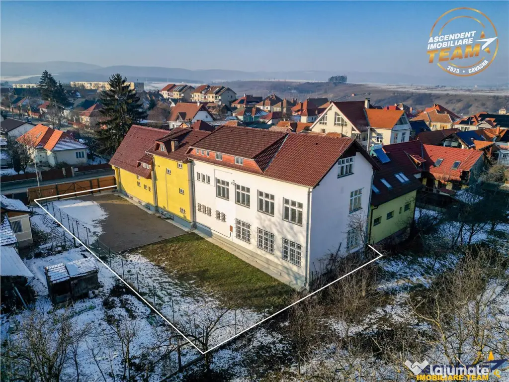 Imobil multifunctional, 566 mp utili, ideal productie, birou 