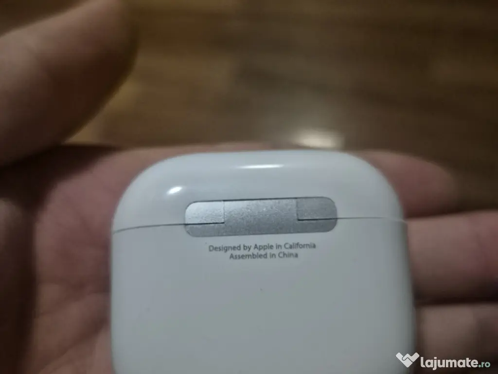 AirPods 4 Active Noise Cancelling