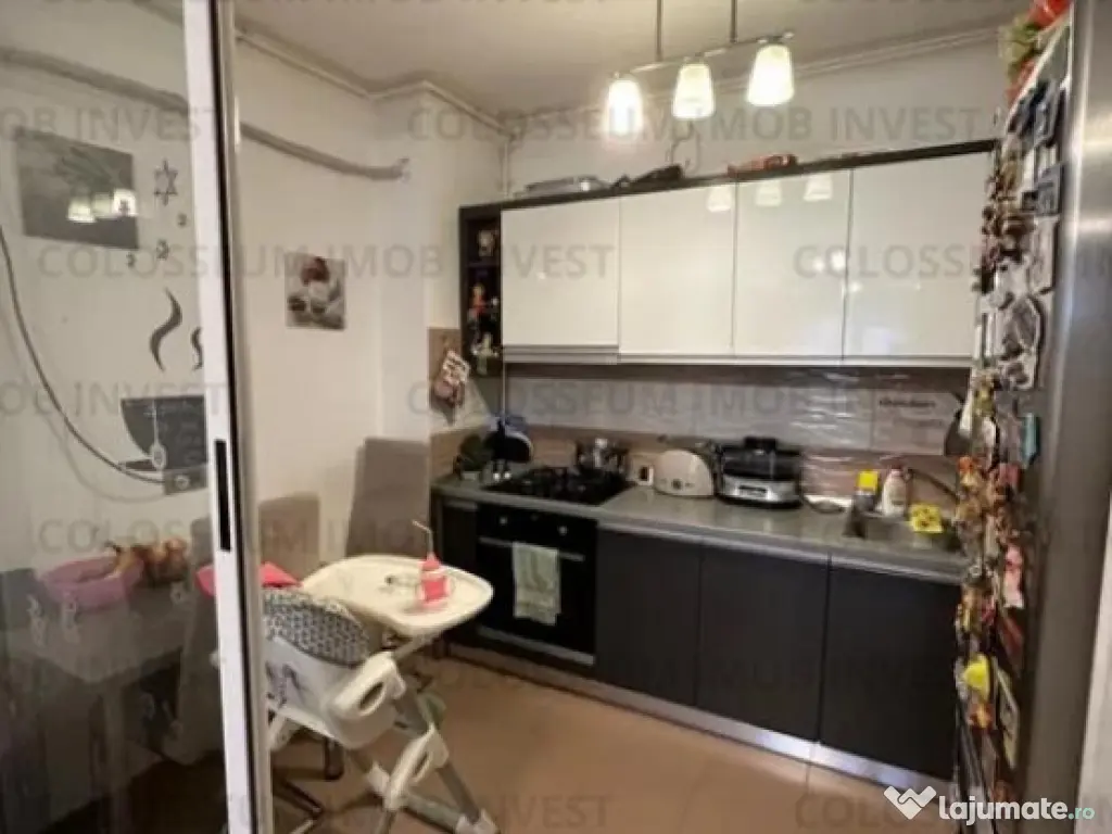 Apartament 3 camere, decomandat - zona Tractorul 