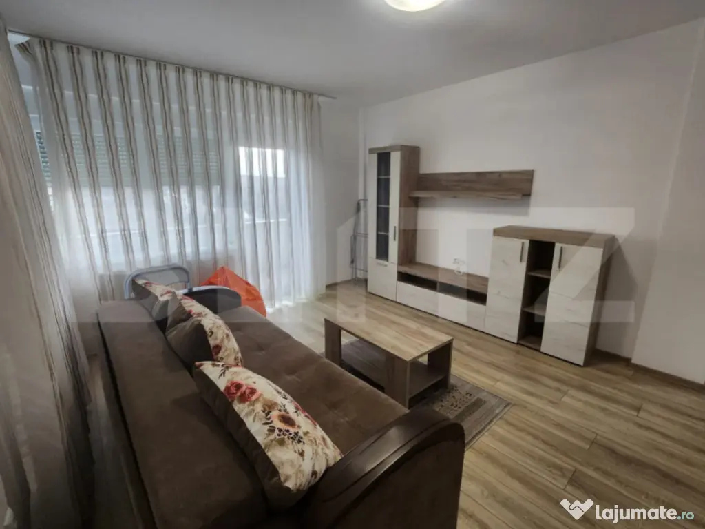 Apartament 2 camere, etaj 3, zona Cetate