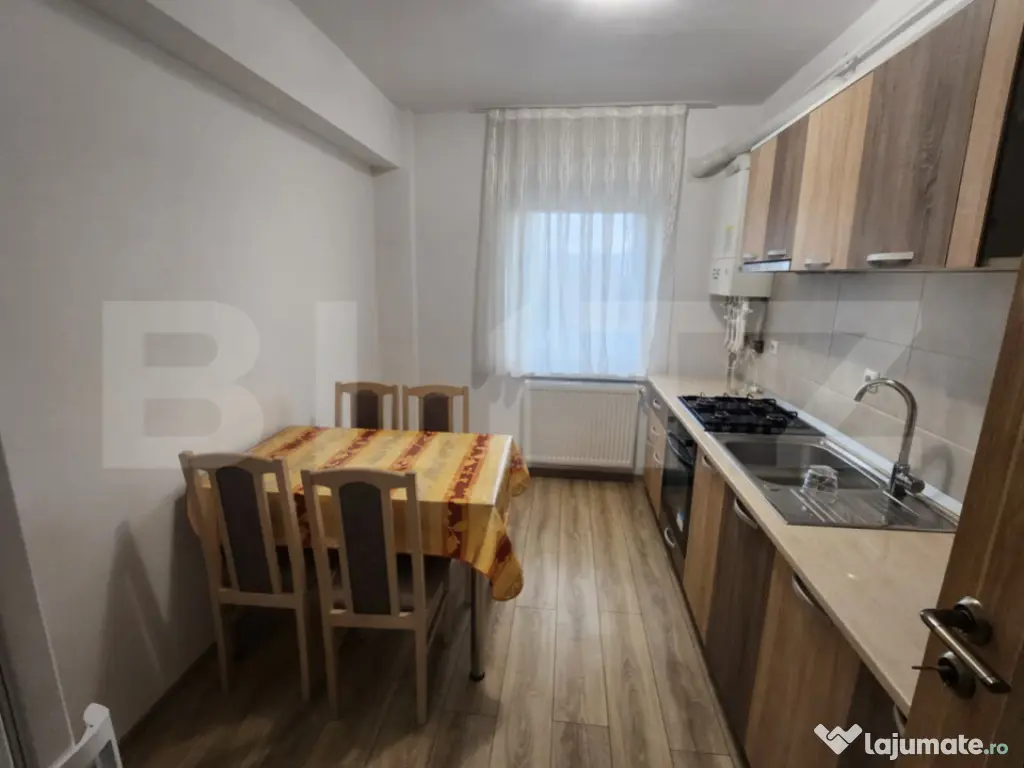 Apartament 2 camere, etaj 3, zona Cetate