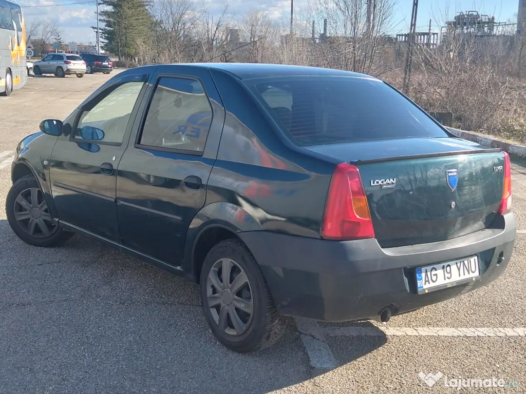 Vând Dacia Logan 