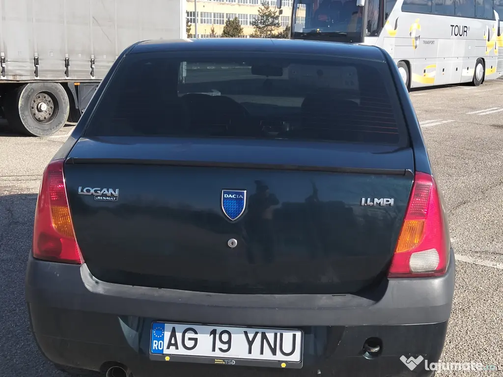Vând Dacia Logan 