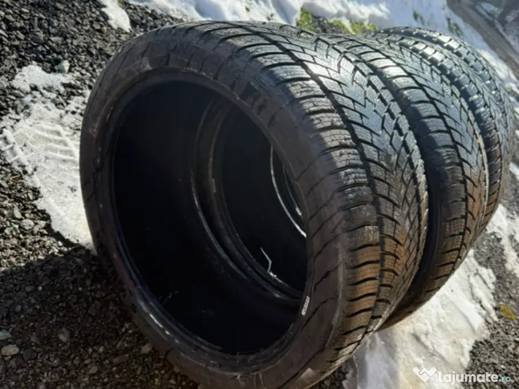 Vând 1 set de cauciucuri de iarnă A. 