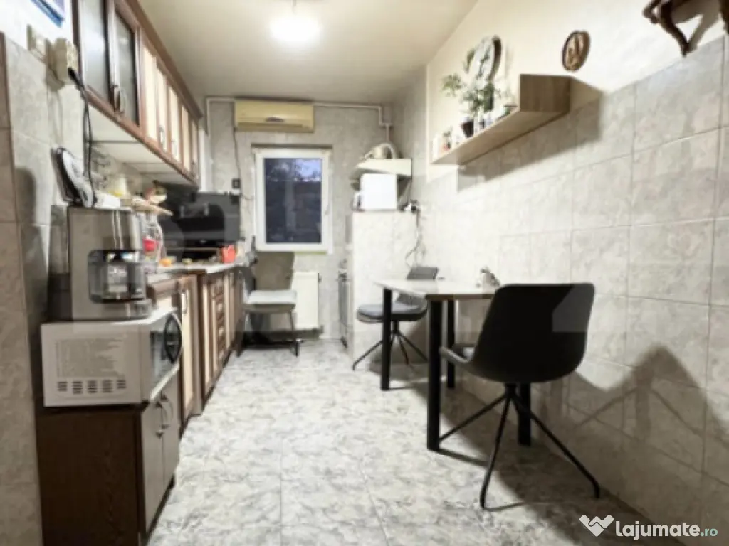 Apartament mobilat, 3 camere- zona Lipovei 