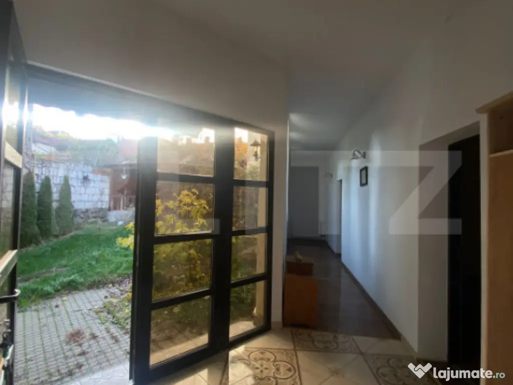 Casă mare, în Centrul Vechi din Deva - 10 camere, ideal lo 