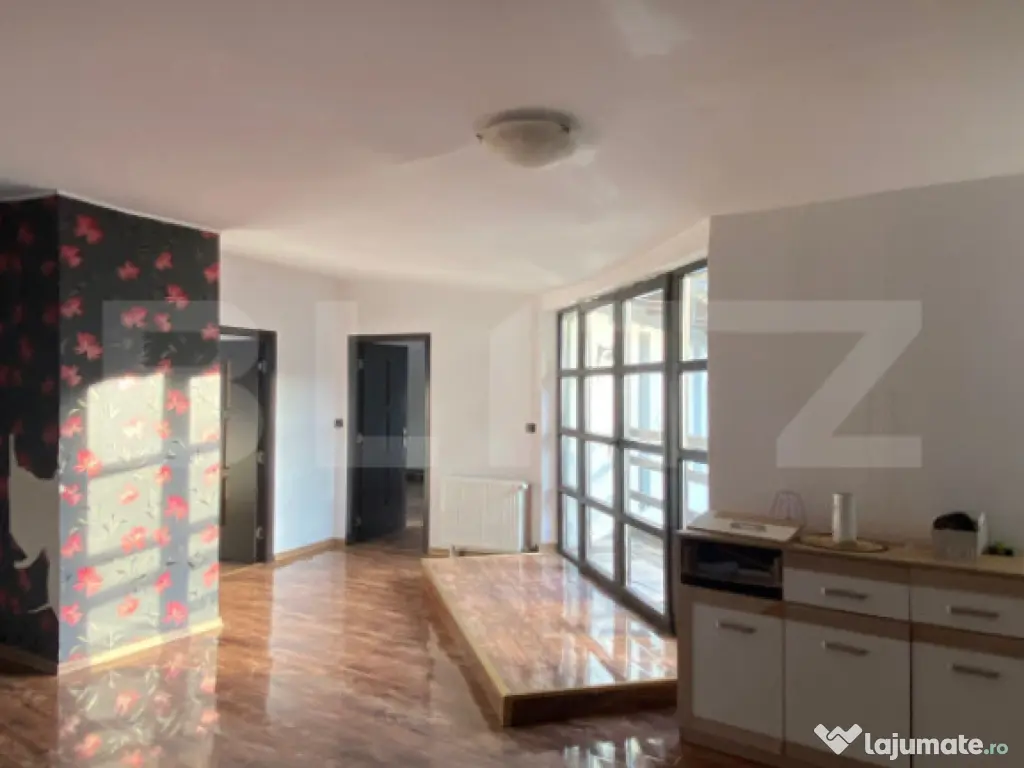 Casă mare, în Centrul Vechi din Deva - 10 camere, ideal lo 